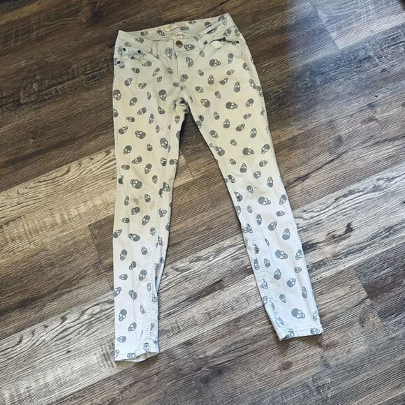 No Boundaries Gray & Black Skull Print Skinny Jeans Size 3 - Picture 1 of 7
